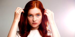 Lire la suite à propos de l’article Coloration végétale cheveux gras : Les étapes
