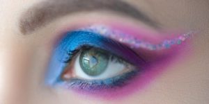 Lire la suite à propos de l’article Maquillage pour yeux bleus : comment sublimer vos yeux ?