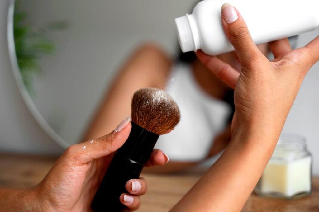 Nettoyer un pinceau de maquillage